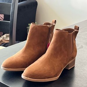 Gorgeous Brand New Boots by SO! Size 7!